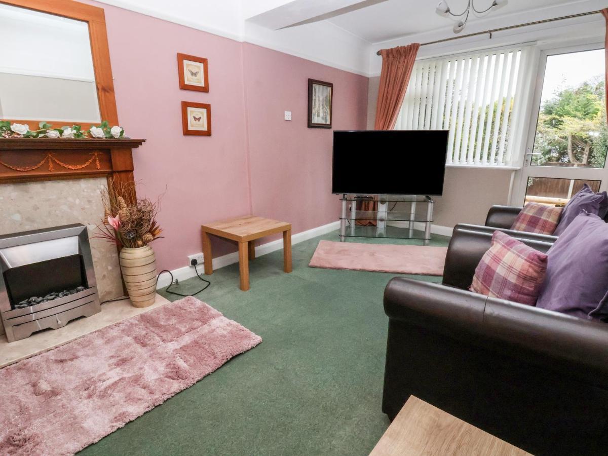 The Hollies Villa Prestatyn Exteriör bild