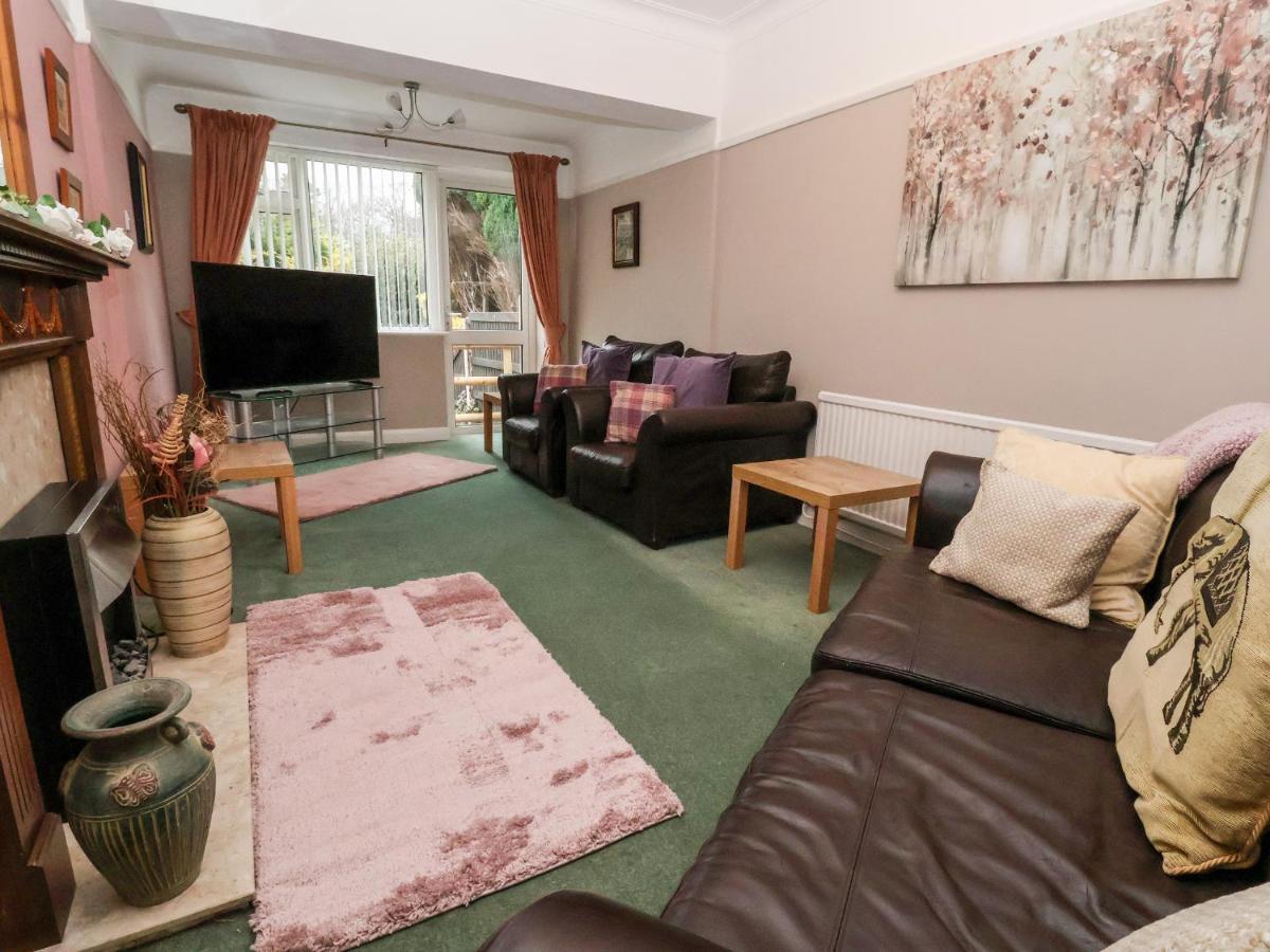 The Hollies Villa Prestatyn Exteriör bild